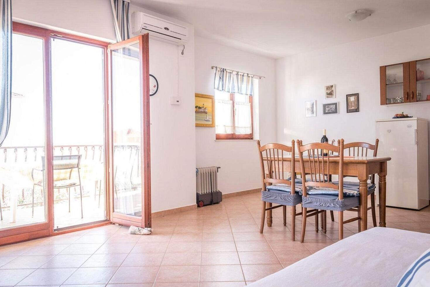 Apartments Brane - 100M From The Beach Trogir Ngoại thất bức ảnh