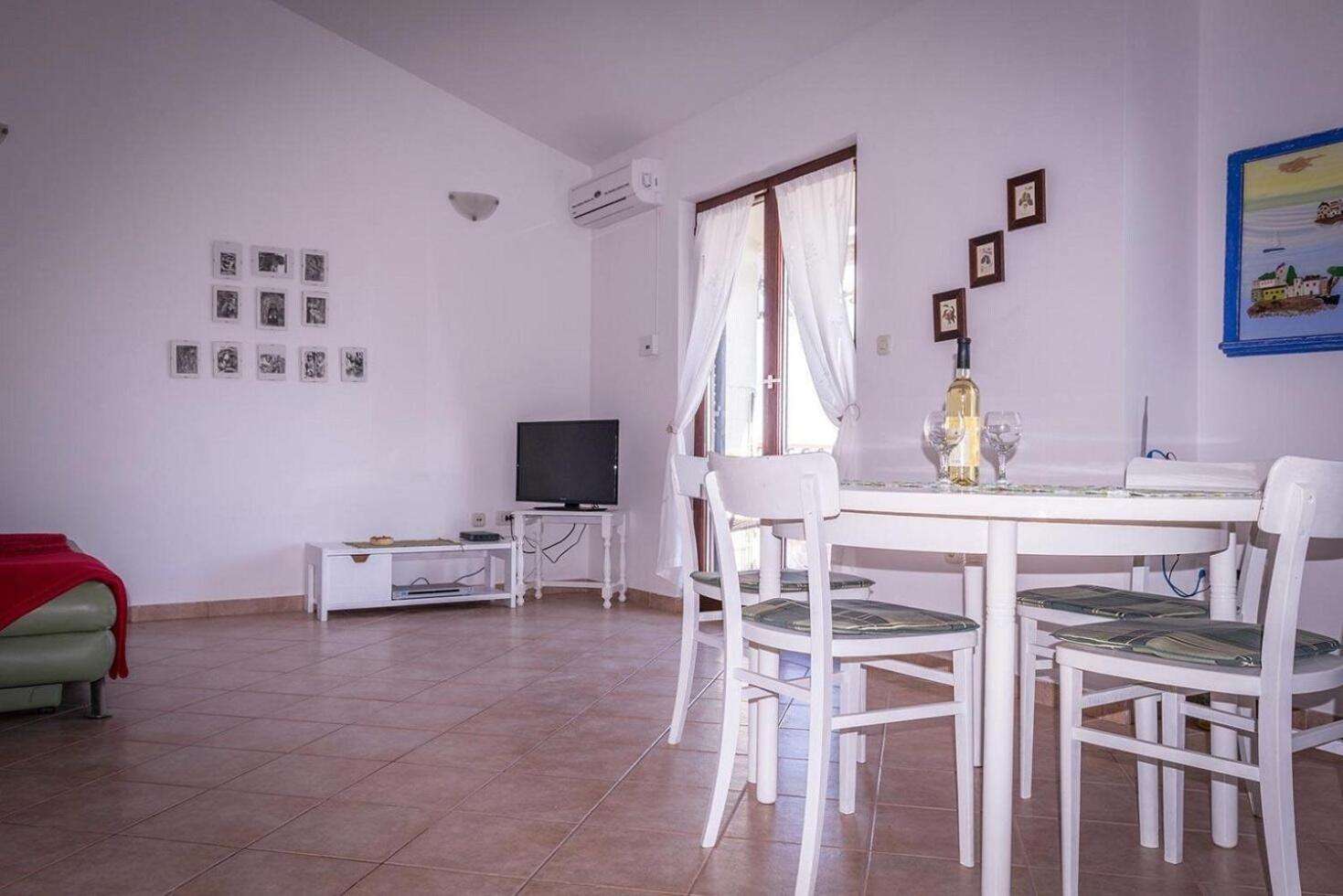 Apartments Brane - 100M From The Beach Trogir Ngoại thất bức ảnh